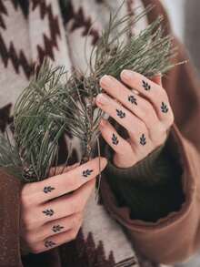 1 片防水临时植物 Y2K 风格黑叶手纹身贴纸，防水防汗，持续 7-15 天，适合水上运动，日常使用