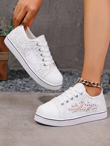Giày thể thao nữ mũi tròn bằng vải canvas, kiểu dáng thường ngày, buộc dây và có họa tiết tua rua, phong cách học đường mới mùa xuân/thu 2026, phù hợp cho mặc hàng ngày, ở nhà, đi làm, du lịch, mọi mùa. Đế PVC nhẹ và thoáng khí. - trắng - Xem 4
