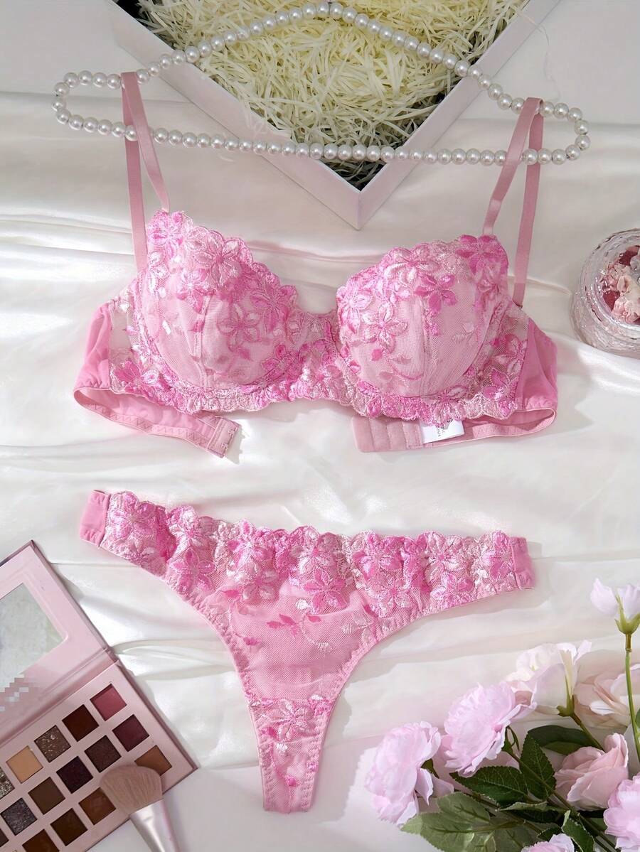 Cute-Sweet Underwire  Beautiful Embroidered Floral Lingerie Set, With Lined Comfortable Bra And Underwear, Wired Bra And Panties, For Outerwear, Daily Lingerie - 粉色 - 查看 1