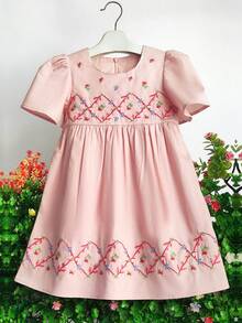 Đầm ngắn tay màu hồng thêu hoa cho bé gái - Đầm công chúa mùa hè thường ngày cho bé gái 2-6 tuổi, dài ngang gối, không co giãn, màu trơn với họa tiết hoa nhiều màu sắc, mềm mại tự nhiên, thoáng khí và thoải mái. - Màu be - Xem 1