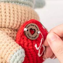 1pc/100pcs Round Sewing Button Set, Personalized Garment Tag Project, Delicate Heart Throw Hollow Design, Mother Grandmother Crochet Lovers Gift, Sewing Mini Button Slip For Clothes Pants Bags Hat Holder, Wooden Crafting, Short Sleeve Hem Holding Buttons, Clothes Waist Buttons, Back Straps Wooden Buckles, Scarf Tie Buckles, Wedding/Mother's Day/Father's Day/Thanksgiving/Graduation/Homecoming Season/Christmas/Halloween/Fasting/Ramadan/. .