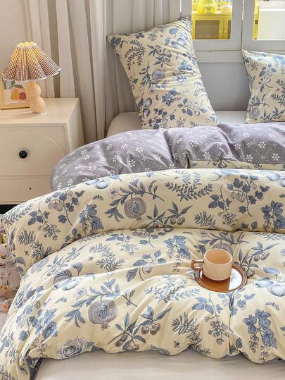 3件套花卉叶子图案被套套装（1个被套和2个枕套），柔软亲肤，四季皆宜，是居家使用的理想之选。