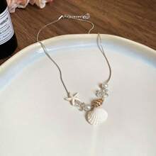 Andkiss 1 Stück modischer, eleganter künstlicher Kristall- & Perlen-Muschelanhänger-Halskette, geeignet für Frauen Partys, Strandurlaub Accessoire