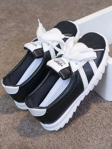 1 Pair Unisex Fashionable Low-Top Casual Sneakers, Comfortable Lightweight Shock-Absorbing Non-Slip Soles For Children, Campus Style Walkable Shoes Suitable For Spring/Autumn Everyday Wear And Outdoor Activities - Black - View 3