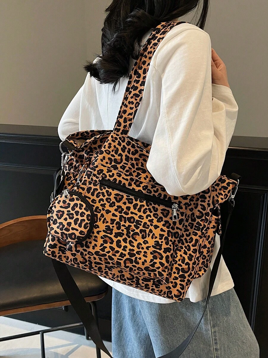 bolsa-tote-com-estampa-de-leopardo-de-grande-capacidade-e-emblema