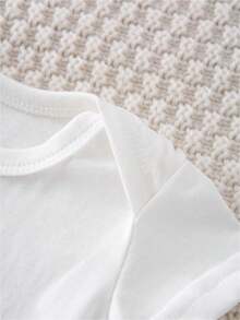 AYJK7 Dad Knows A Lot, But Grandpa Knows Everything About Letter Printing, 100% Pure Cotton Newborn Crawling Clothes, Summer Outdoor Activities Casual Transparent Clothes, Soft Round Neck Short Sleeved Baby Triangle Jumpsuit - trắng - Xem 4