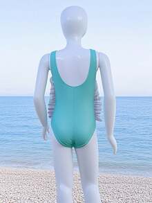 Traje de baño entero para niñas, cómodo, ideal para el verano, adorable y con diseño de patrón de caballito de mar. El traje de baño gráfico cuenta con un diseño de volantes y encajes - Azul - Ver 2