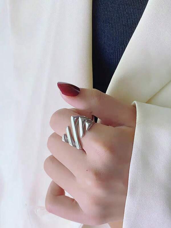1 Stück modischer, minimalistischer quadratischer Cut Out strukturierter verstellbarer Ring für Frauen