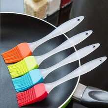 1 pezzo Spruzzatore portatile in plastica per olio d'oliva da 450ml, 2 in 1 spruzzatore e dosatore per olio, adatto per cottura, barbecue, friggitrice ad aria, cottura al forno, insalate, spruzzatura manuale, accessori da cucina per la cottura, dosatore per olio da cucina, barbecue, roulotte, utensili da cucina perfetti