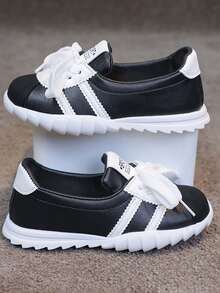 1 Pair Unisex Fashionable Low-Top Casual Sneakers, Comfortable Lightweight Shock-Absorbing Non-Slip Soles For Children, Campus Style Walkable Shoes Suitable For Spring/Autumn Everyday Wear And Outdoor Activities - Black - View 2