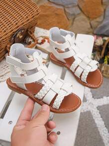 1 Pair Casual & Fashionable Girls Flat Roman Sandals And Round Toe Beach Shoes, Suitable For Daily Life, Vacation And Travel