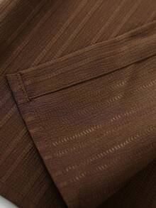 Men's Casual Summer Suit, Simple And Solid Men's Shirt Suit, Casual Short-Sleeved Shirt With Striped Buttons And Elastic Waist Trousers, Suitable For Vacation, Casual Wear, Daily Wear, Suitable As A Gift For Family, Boyfriend, Husband. - 棕色 - 查看 9