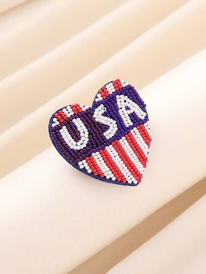 1 chiếc ghim cài áo thủ công hình trái tim chữ cái màu cờ Mỹ, làm bằng vải không dệt, phù hợp cho nữ giới sử dụng hàng ngày, dự tiệc và thường ngày. Hình dạng và màu sắc thủ công có thể hơi khác nhau.