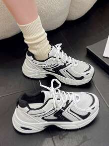 Zapatillas deportivas retro versátiles y gruesas, zapatillas casuales con bloqueo de colores, livianas y transpirables, con suela gruesa y cómoda plataforma para mujeres, Primavera/Otoño 2025