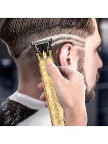 300mAh锂电池USB充电多功能理发器。小巧便捷，不锈钢刀片，刀片可水洗，包含4个修剪附件，机身压纹设计，底部隐藏式充电口，可精准修剪和造型，男女皆宜，适用于家庭和专业沙龙使用。