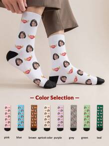1 paire de chaussettes mi-longues personnalisées pour femmes. Mettez n'importe quel visage sur les chaussettes, chaussettes personnalisées avec photos, chaussettes moyennes et longues amusantes et personnalisées, convenant pour des occasions comme la Saint-Valentin, les anniversaires et les cadeaux. Personnalisé, amusant