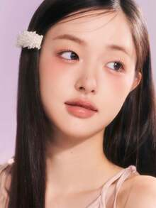 Rom&nd Romand THE UNIVERSE LIQUID GLITTER 05 LOVEY FLARE, Hydrating And Lightweight, Gel Suspension Formula, Dazzling Shine, Non-Sticky, Fast-Drying, 24-Hour Long-Lasting, Precise Lines, Can Be Used For Body Art And Various Purposes, Easy To Remove, Gentle On Skin, Adjustable Flow Valve, Pocket-Sized, Korean Cosmetics, 2g/0.07oz. - 05 LOVEY FLARE - 查看 7