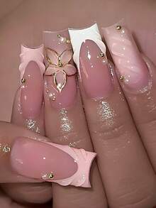 Sanrio 24 件长方形优雅温柔经典白色法式 3D 不对称波浪图案和 3D 金色花朵图案仿珍珠金珠装饰全套假按压指甲套装，为您增添一丝浪漫气息，适合夏季约会和日常生活使用 - 粉色 - 查看 1