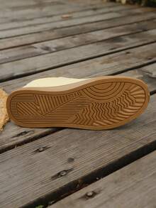 أحذية رياضية كاجوال ذات رباط تدريب مناسبة للنساء ، باللون الأصفر ، مقاس كبير، مناسبة للاستخدام الخارجي / الشارع / الجامبوس