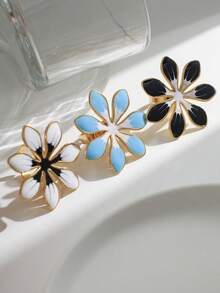 1 件简约时尚花卉设计镀金不锈钢戒指，带有双色花瓣和金色边缘细节，适合女性日常或约会佩戴，也是理想的节日礼物 - 彩色 - 查看 2