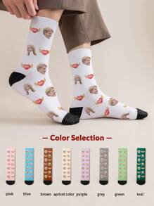 1 paire de chaussettes mi-longues customisées pour hommes. Vous pouvez mettre n'importe quel visage sur les chaussettes. Chaussettes personnalisées avec photos, chaussettes moyennes et longues customisées amusantes, convenant pour des occasions telles que la Saint-Valentin, les anniversaires et les cadeaux.