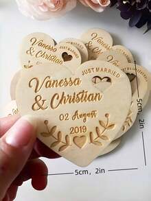 1/20/40个定制木质心形牌匾 - 可个性化定制姓名或留言，激光雕刻木质牌匾，温暖质朴的木质风格，浪漫的心形造型，是礼品包装、派对装饰、婚礼回礼或节日纪念品的理想之选。 - 彩色 - 查看 4