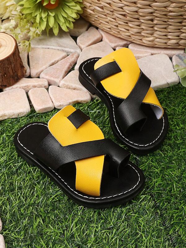 1 Pair Black Plus Size Toddler Girls' Fashion Slippers, Black & Brown PU Strap, Round Toe, Lightweight & Stylish, Versatile Roman Sandals Suitable For 3-15 Years Old Students Daily, Casual, Party, Travel, Spring/Summer 2025, Recommend Sizing Up One Size