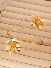 1 件夏季时尚花朵金属臂章，适合女性度假穿着