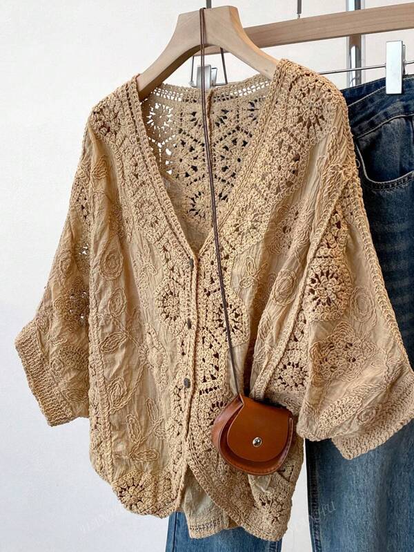 JIANHU Petit gilet boho au crochet - Cache-maillot romantique à fleurs et dentelle géométrique pour les vacances et le port quotidien | Tricot léger à col en V et boutons (parfait pour les petites tailles)