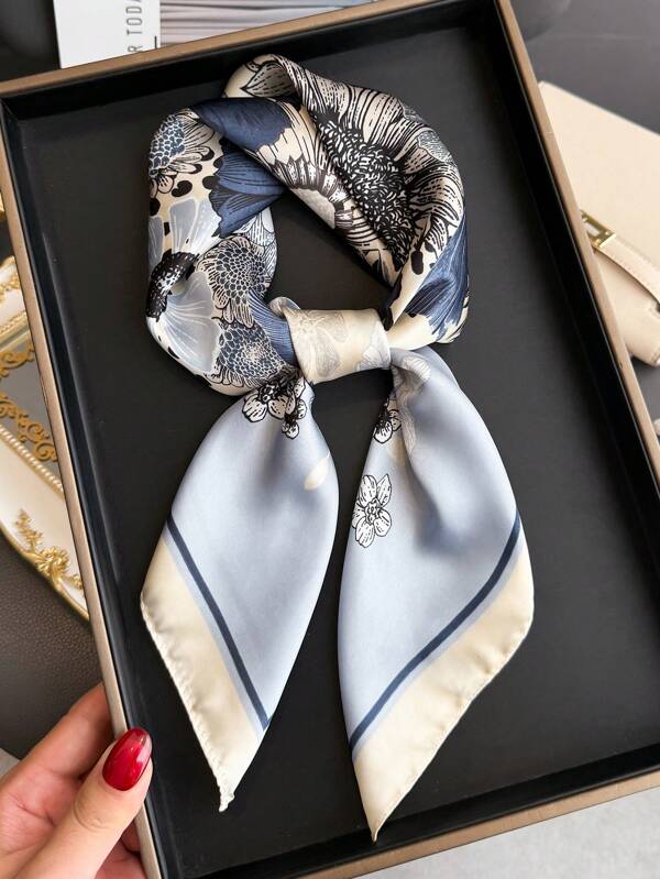 1pc Women's Elegant Vintage Printed Thin Style Satin Square Faux Silk Scarf,Boho Vintage Casual Women's Neck Scarf,Shawl,Light And Thin Comfortable Women's Bandana,For Daily Wear And Outing In Spring And Summer
