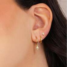 Set de 3 aretes aros pequeños dorados tipo abrazador para mujeres, chapados en 14K, hipoalergénicos, livianos, para orejas sensibles, aretes para uso diario para perforaciones de cartílago, joyería para mujeres y niñas como regalo