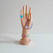 1 件纯色 PVC 塑料手模型，手套展示道具，婚礼手套造型，塑料戒指和手镯支架，珠宝展示架，四季皆宜