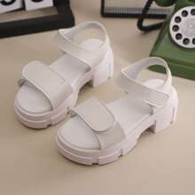 Sandalias de tacón alto para niños, modelo 2025, de suela gruesa, blancas, de estilo princesa y talla mediana, zapatos de verano para niños