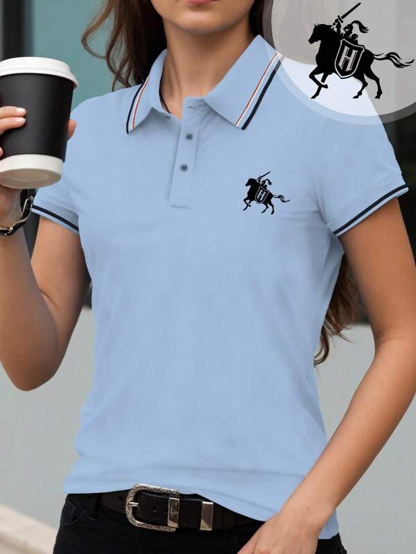 Polo de mujer con diseño de emblema de caballo pequeño, camiseta de manga corta creativa para el verano