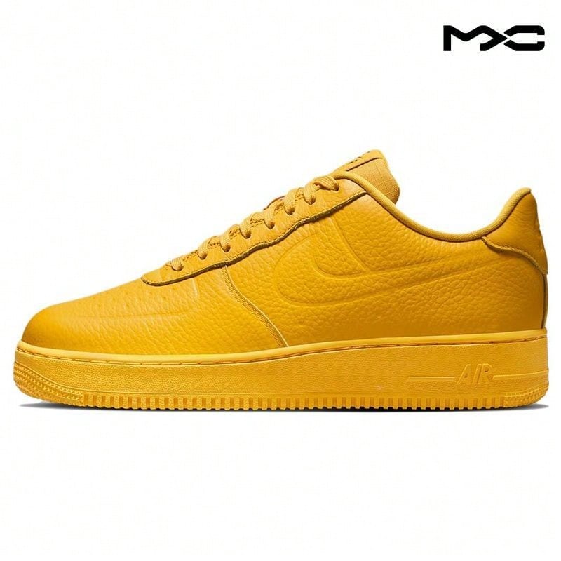 Air Force 1 '07 Pro-Tech 'University Gold' Summit-White Black Sneakers Men FB8875-700 - 彩色 - 查看 1