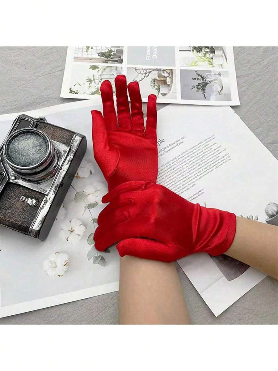 زوج قفازات قصيرة للسيدات باللون الأحمر، مناسب لحفلات المساء والمناسبات الرسمية