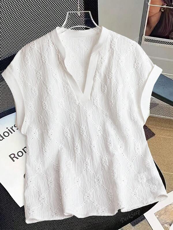 Women's Elegant Lace Embroidery Eyelet V-Neck Solid Color Short Sleeve Blouse, Summer