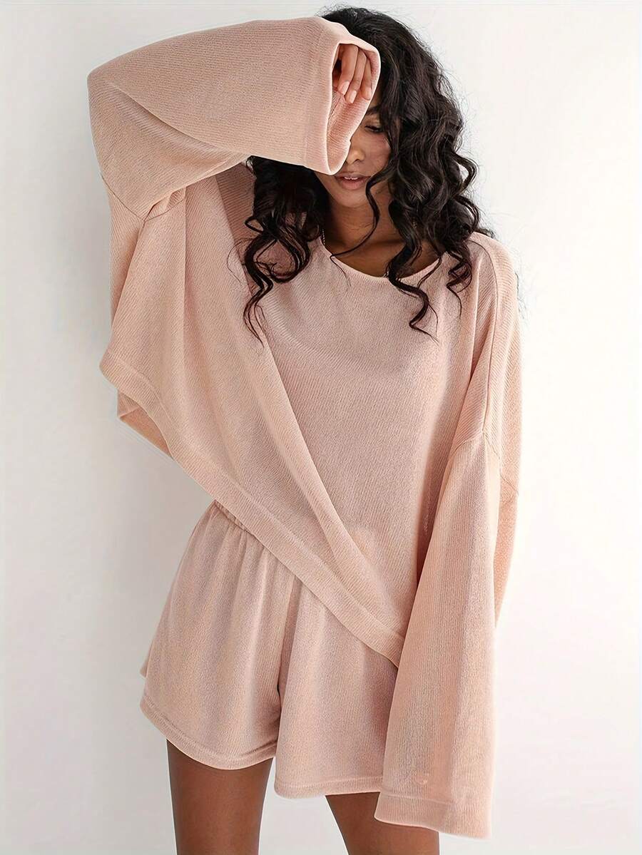 This Pajama Set Is A Solid-Color, Round-Neck, Long-Sleeved, Loose Top And Casual Shorts. It Can Be Worn Over Casual Home Wear - F粉紅色 - 查看 1