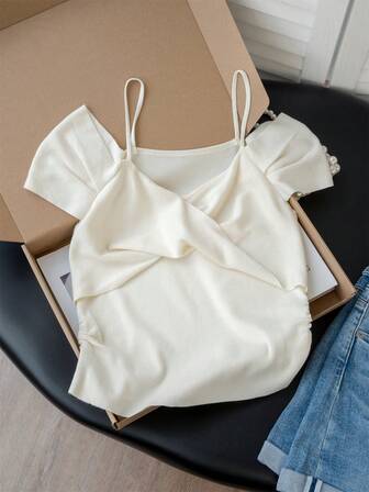 女式露肩短袖扭纹针织上衣，褶皱修身吊带背心衬衫，适合约会、学生、度假、可爱家居服