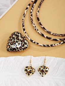 1pc 3-Layer Leopard Print Necklace + 1 Pair Leopard Heart-Shaped Pendant Earrings, Suitable For Women's Everyday And Party, Easily Create A Fashionable Look, Making You Standout!