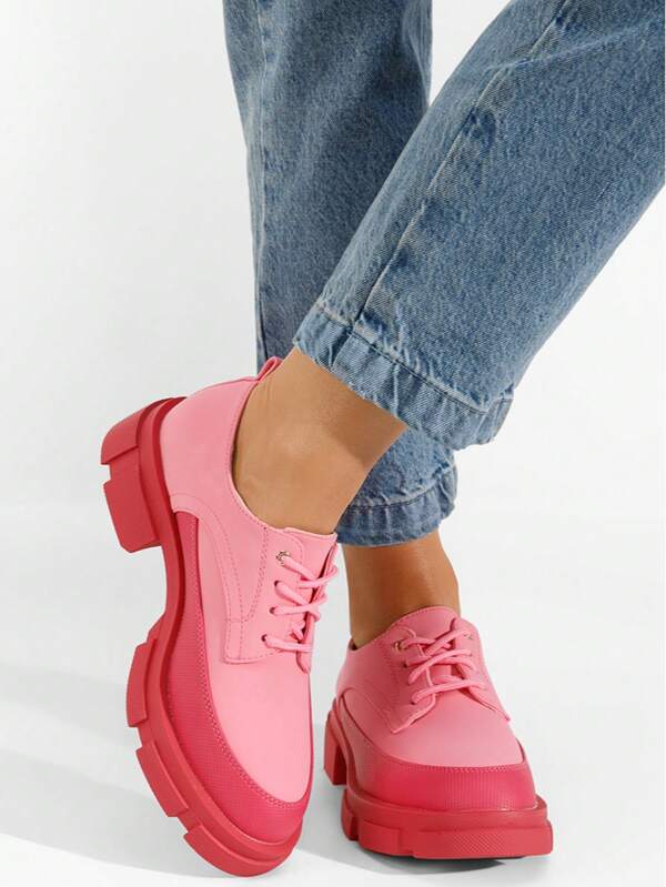 Botas femininas de cano médio com sola sólida e foscas