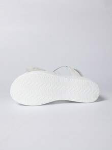 Sandal wedges elastis musim panas wanita dengan detail pita silang yang manis, sol tebal, bagian bawah ringan dari poliuretan, gaya elegan serbaguna untuk pemakaian sehari-hari dan liburan. - Putih - View 9