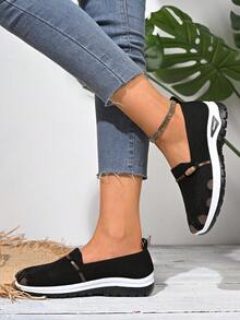 女士时尚舒适一脚蹬轻便柔软运动跑步鞋，透气防滑鞋底 - 黑色 - 查看 15