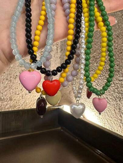 1 chiếc vòng cổ hạt cườm tối giản thời trang với mặt dây chuyền hình trái tim bằng nhựa ABS, thích hợp làm quà tặng hoặc đeo hàng ngày.