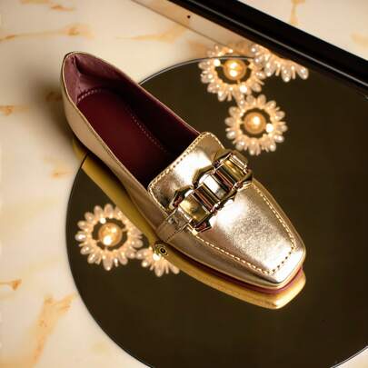 Sapatilha Feminina Julia Bico Quadrado com Fivela | Ouro Light – sofisticada, brilhante, feminina