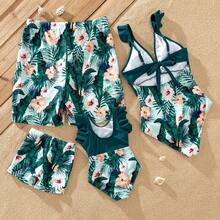 PP Family Matching Plant Print Ruffle Trim Spliced One-Piece Swimsuit Or Swim Trunks - màu xanh lá - Xem 2