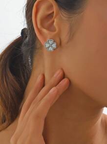1 Paar Vintage Klee-Ohrringe mit vier Blättern, vielseitig einsetzbare neue Luxus Boutique Ohrringe für Frauen
