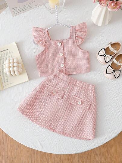 可爱夏季女婴舒适吊带背心套装，粉色荷叶边吊带上衣搭配裙子，甜美风格适合0-3岁女婴，舒适居家穿着，与朋友聚会