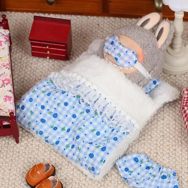 Lenjerie de pat pentru păpuși de pluș Lapubu 17 cm, Macaron Generațiile 1 și 2 Lapubu Bedding (Doar lenjeria de pat în sine, culori aleatorii cu model mic pe lenjerie de pat, două modele aleatorii cu căpșuni trimise, atenție pentru cei care ar putea fi deranjați)