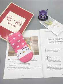 Sanrio 1Pair Sanrio Short Socks Featuring Hello Kitty In A Striped Heart Design, Perfect For Spring And Summer, Cute And Versatile For Casual Wear.